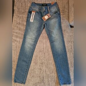 Wax Jean Women's Regular 2 Button Skinny Jeans Size 7